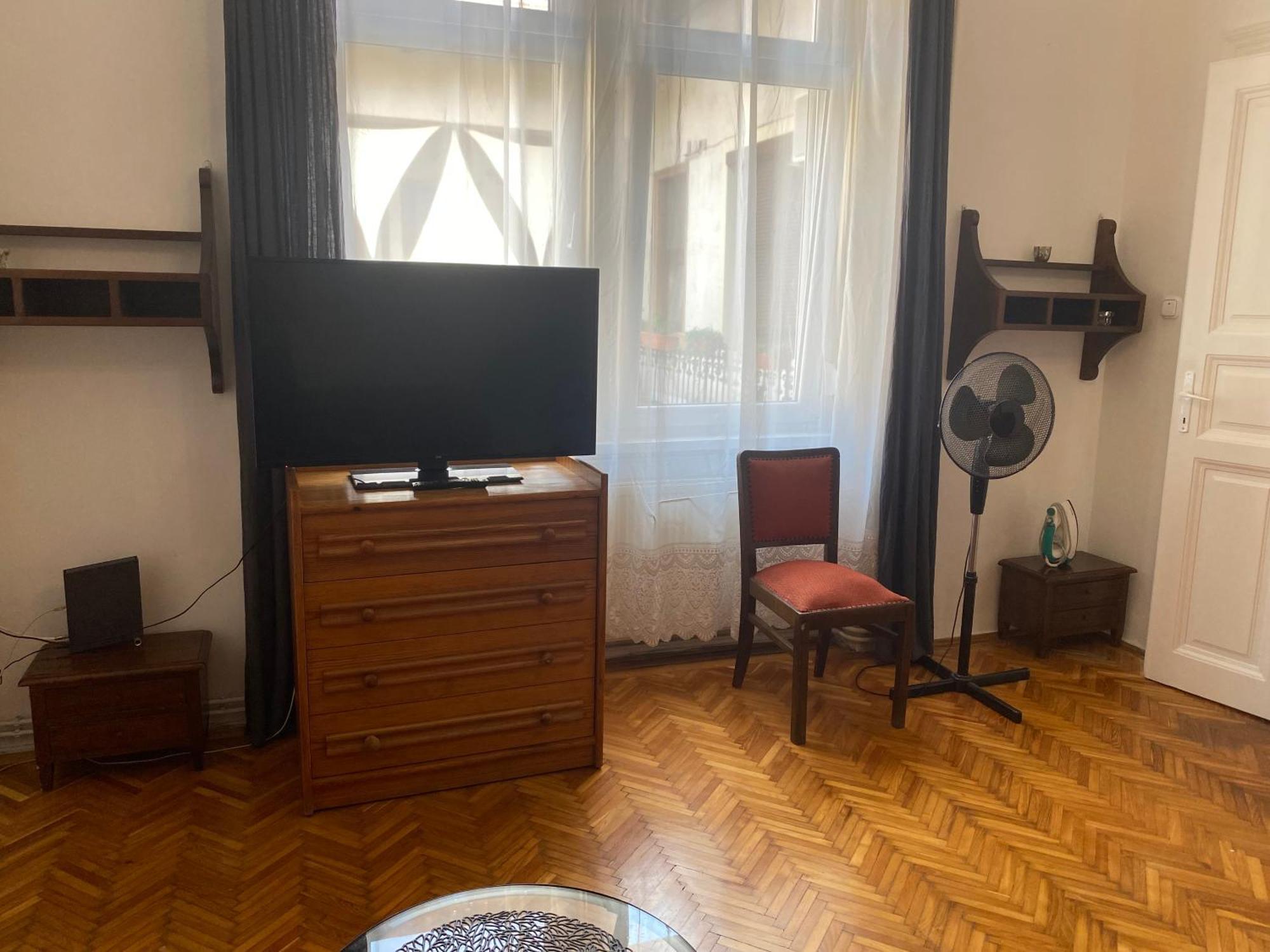 Oasis One Bedroom For Renting *